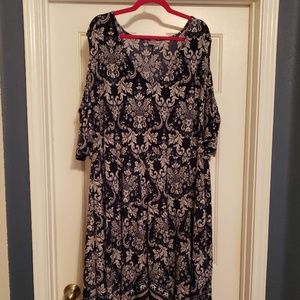 Avenue SZ 30/32 NAVY FLORAL COLD SHOULDER DRESS